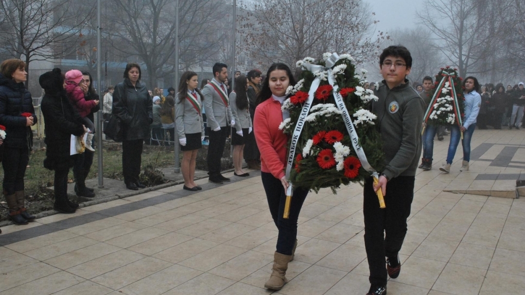 СОУ „Васил Левски“ отбеляза 141-та годишнина от смъртта на Апостола