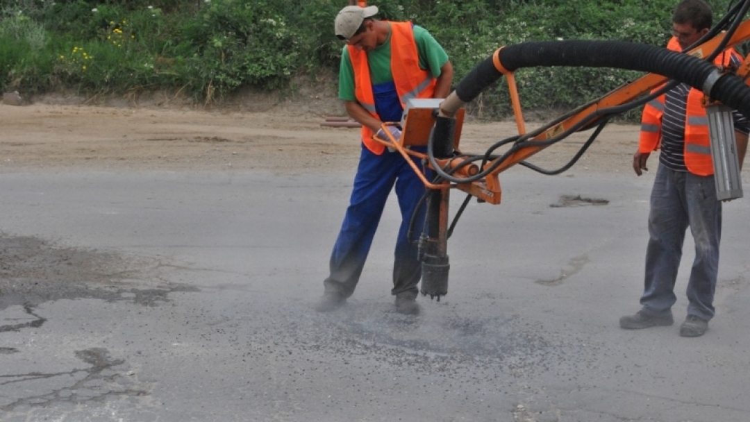 Новозакупена машина демонстрира днес ОП „Комунални дейности“ при Община Русе
