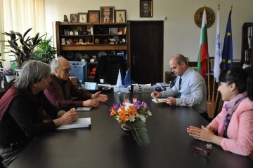 Кметът Пламен Стоилов награди със значка „Русе“ талантливия български виолончелист Венцеслав Николов