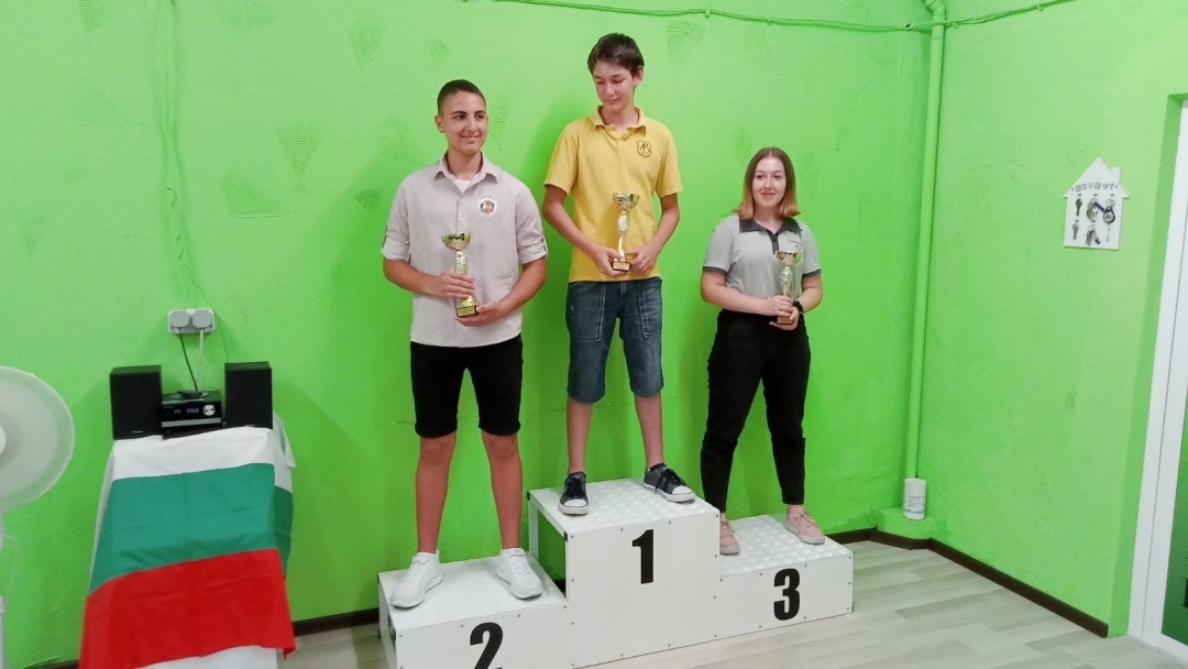 Седмокласникът Дамян Илиев стана победител в  Междуучилищния турнир по спортна стрелба