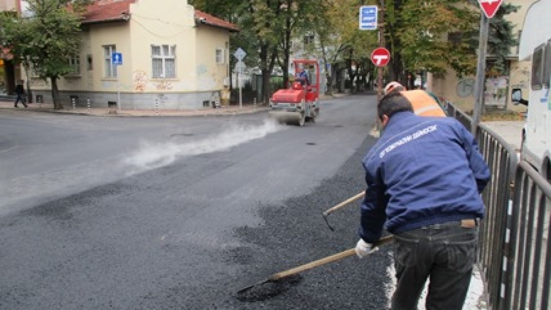 'Комунални дейности' асфалтира нови улици