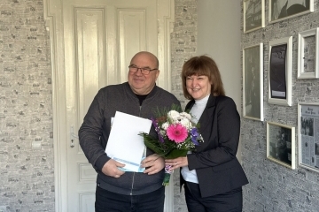 Енчо Енчев поздрави директорката на Регионалната библиотека за 137 г. от основаването на институцията