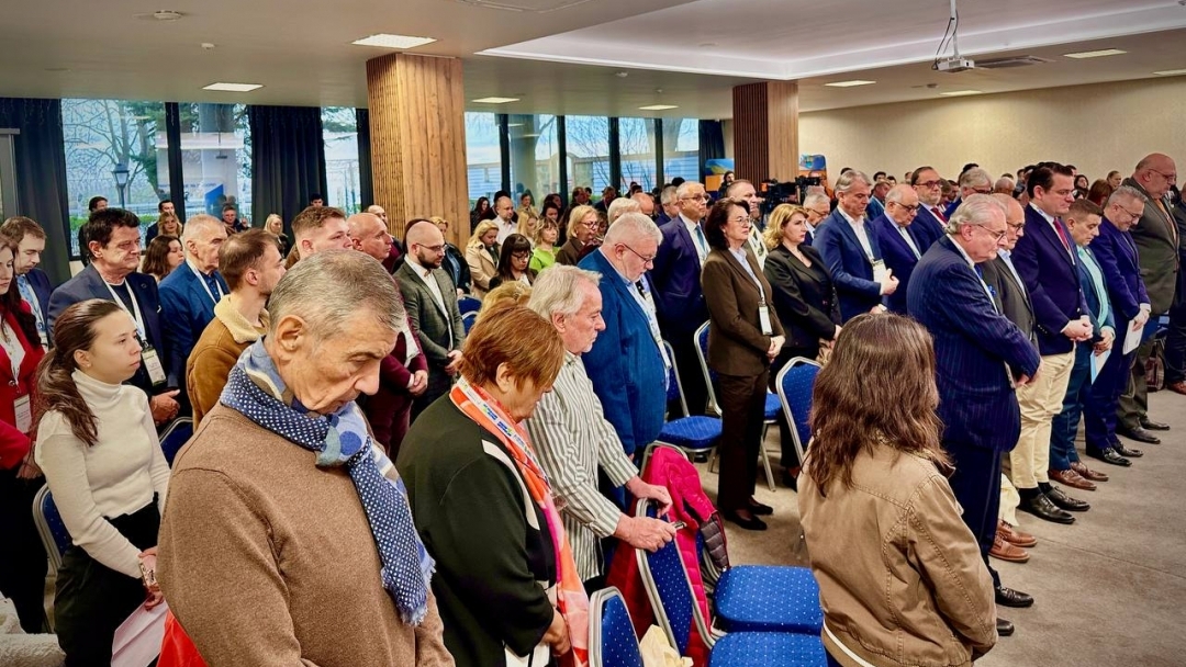 Заместник-кметът Димитър Недев приветства участниците в „Пролетни хирургични дни“ в Русе