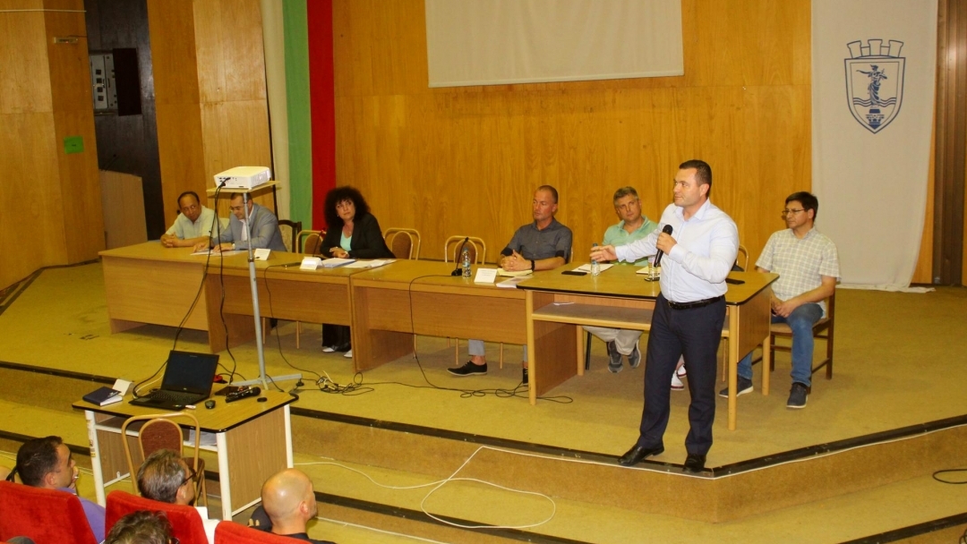Кметът Пенчо Милков призова русенци да съдят ВиК дружеството за имуществени вреди