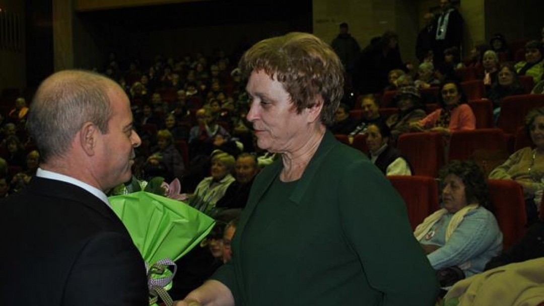 Кметът Пламен Стоилов поздрави с предстоящия 8-и март дамите от „Съюз на пенсионерите 2004”