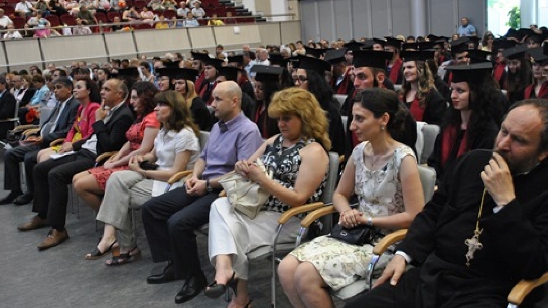 Зам.-кметът Наталия Кръстева поздрави абсолвентите от Юридическия факултет