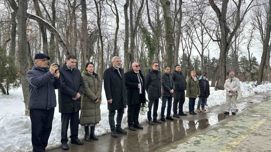 Заместник-кметът Енчо Енчев и българската общност в Букурещ почетоха паметта на Васил Левски