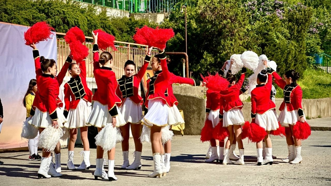 Кметът Пенчо Милков уважи патронния празник на ОУ „Никола Обретенов“