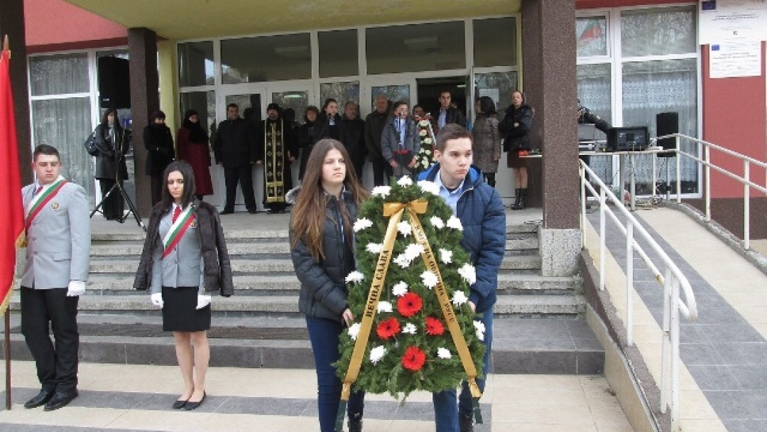 Зам.-кметът Иван Григоров почете паметта на Апостола на свободата