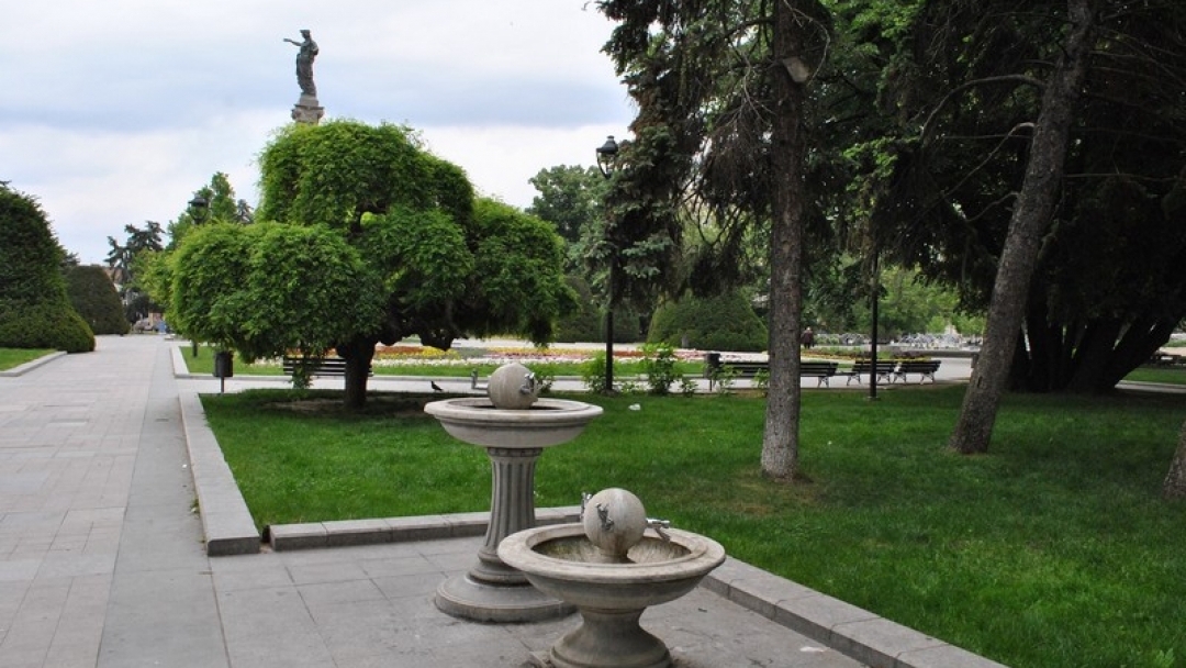 Работят градските чешмички в централната част на града