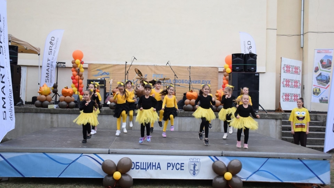 Средна кула празнува с фолклор, семейни игри и рок финал със „Сигнал“