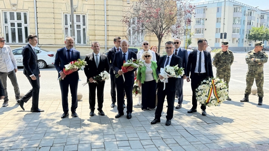 Бюст-паметник на Стефан Караджа беше открит в румънския град Тулча