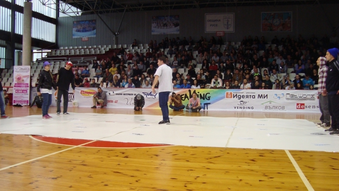 Кметът Пламен Стоилов откри републикански шампионат по брейк денс и попинг 