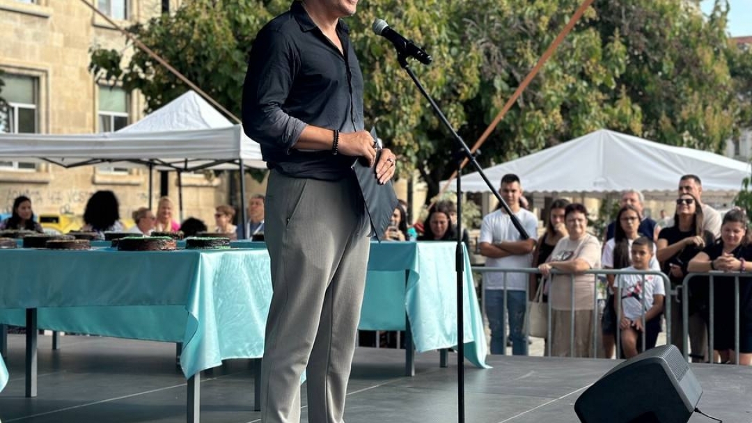 18-годишният Аслан Ахмедов е големият победител в конкурса за нетрадиционна торта „Гараш“ 