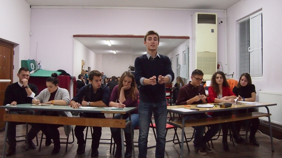 Дебатьори от Русе се обединиха и създадоха градски клуб по състезателни дебати в Общински Младежки дом