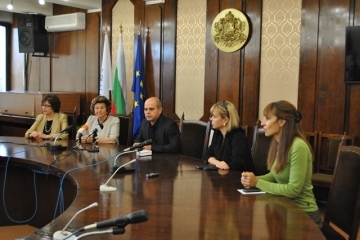 Автомобил за нуждите на деца и младежи с увреждания дариха на Общината