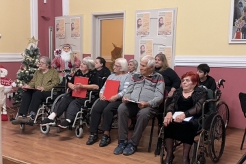 Коледен концерт зарадва възрастните хора от Дом „Милосърдие“