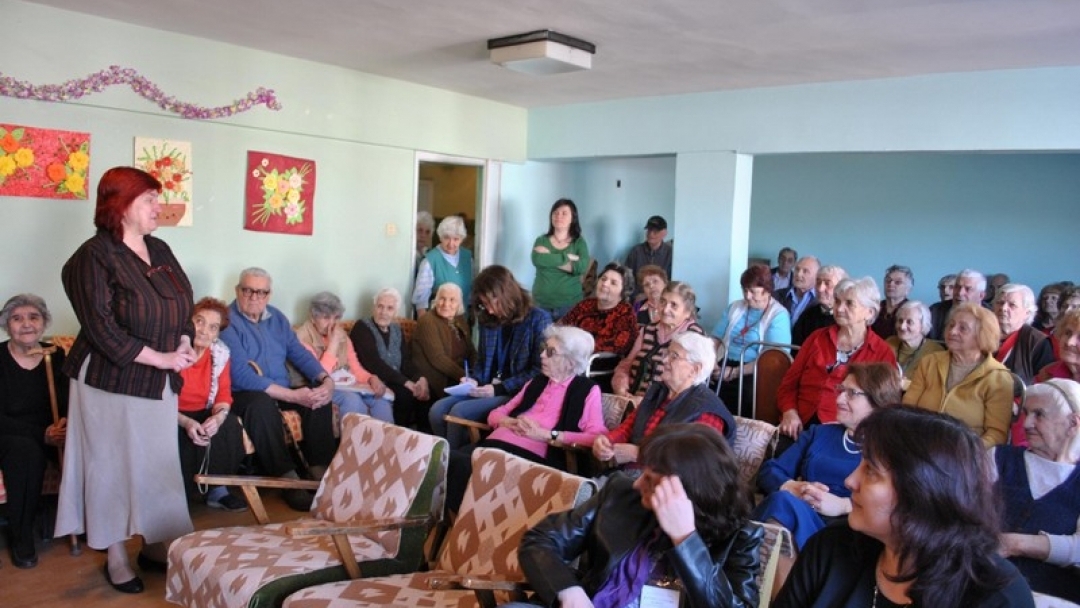 Концерт на цигуларката Деворина Гамалова в дом за стари хора «Възраждане»  