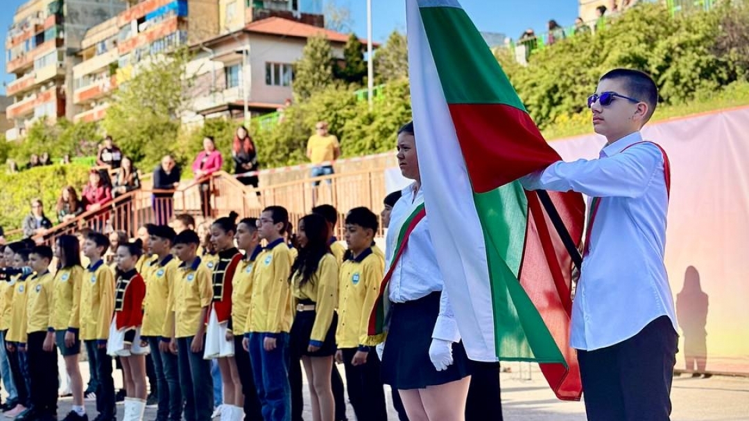 Кметът Пенчо Милков уважи патронния празник на ОУ „Никола Обретенов“