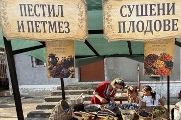 Есенният пазар „От нивата до трапезата“ събра в Ново село занаяти, традиции и местни вкусове