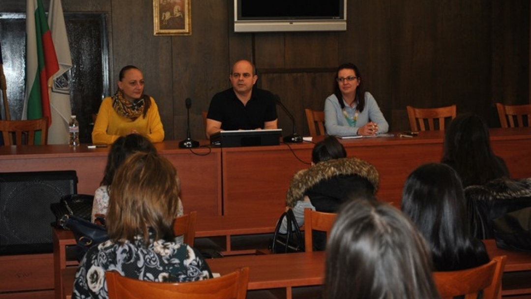 Кметът Пламен Стоилов се срещна с бъдещи юристи