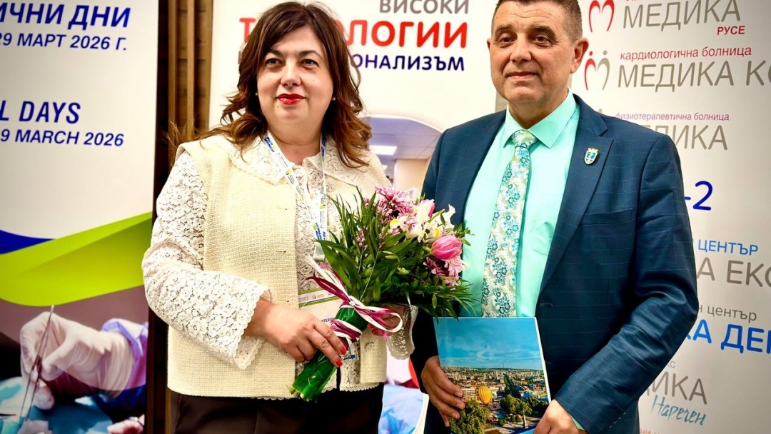 Заместник-кметът Димитър Недев приветства участниците в „Пролетни хирургични дни“ в Русе