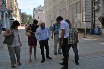 Кметът Пламен Стоилов провери ремонта от ул. „Александровска“ до площад“Батенберг“