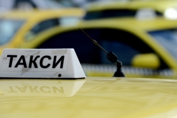 Продължава кампанията по преиздаване на таксиметровите разрешителни от Община Русе