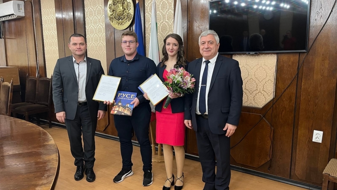 Tsvetelina Stefanova and Serkan Sadulov are "Students of the Year" of Ruse Municipality