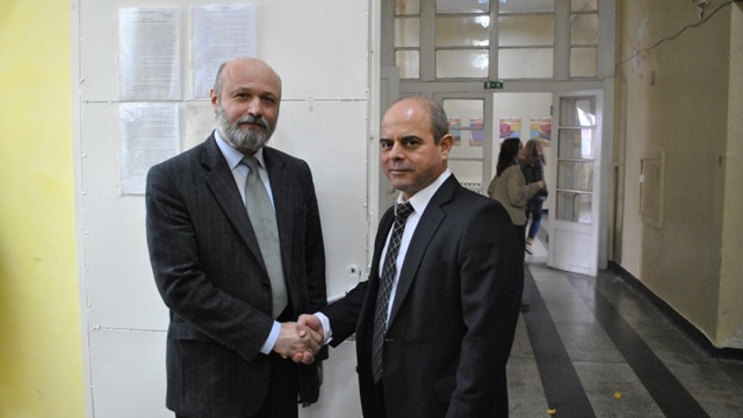 Кметът Пламен Стоилов откри първия Клуб по роботика в България