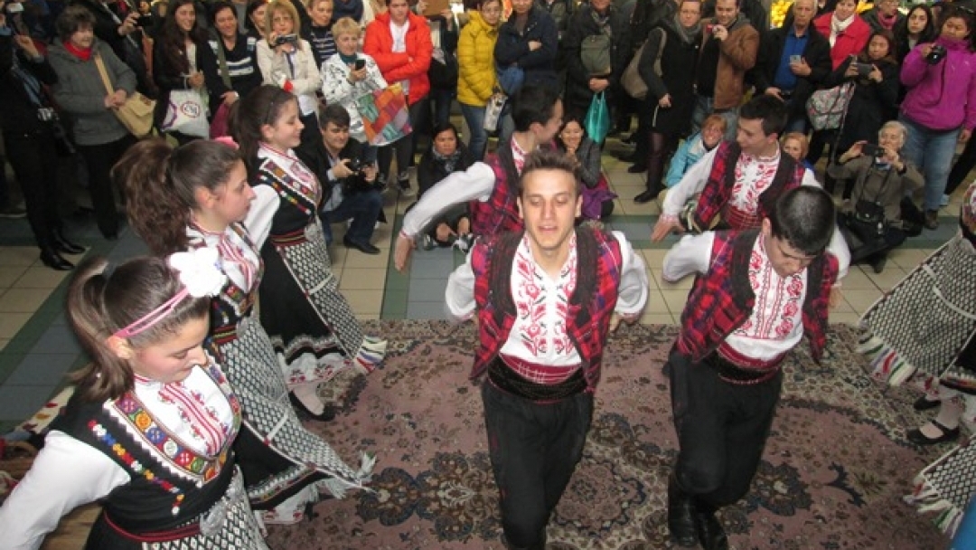 Талантливи деца изнесоха великденски концерт в българския културен център в Будапеща