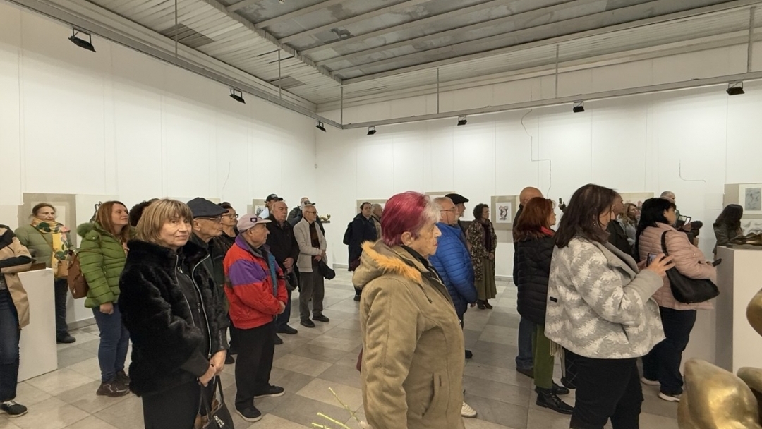 Доайенът на русенската скулптура Георги Радулов показа в рисунки своя "творчески дневник"