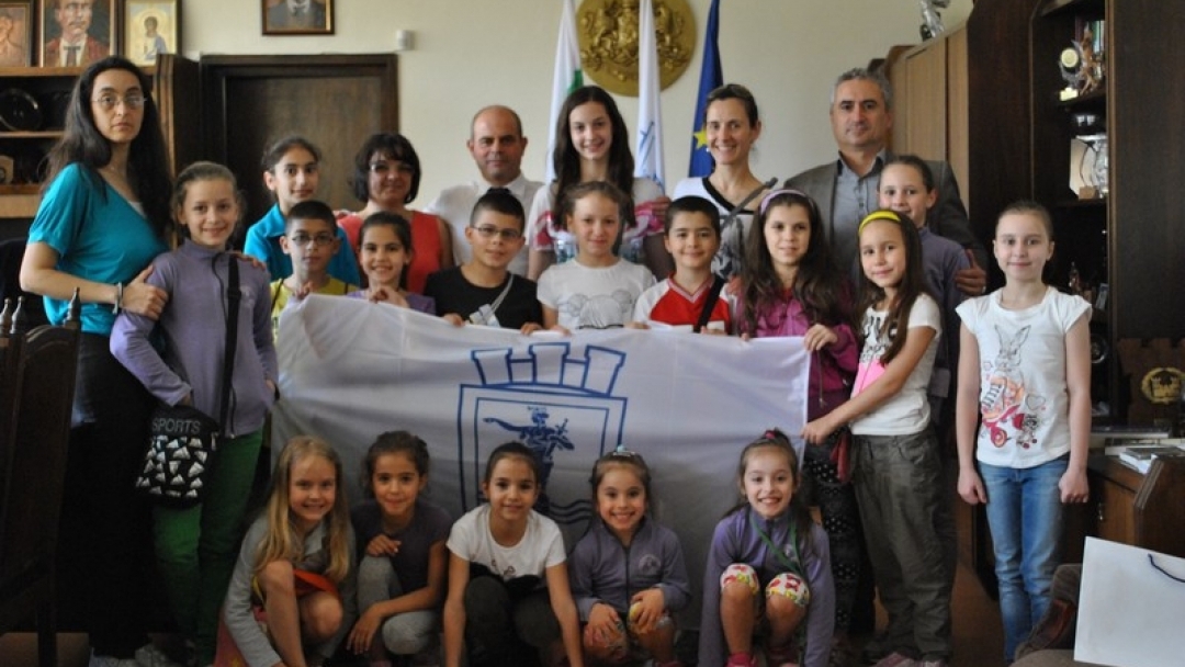 Кметът Пламен Стоилов пожела успех на малките спортисти от клуб „Акро“