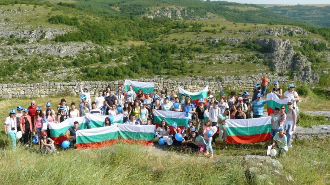 Над 240 ученици се включиха в туристическия поход на ПГО «Недка Иван Лазарова»