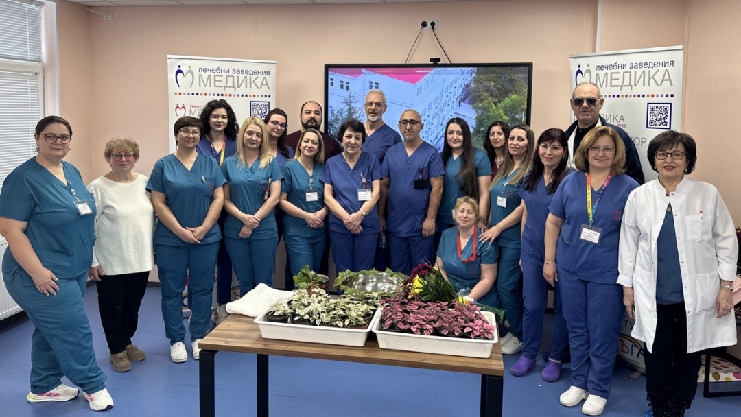 Русе отбеляза Бабинден с ритуал и благодарност към медицинските специалисти