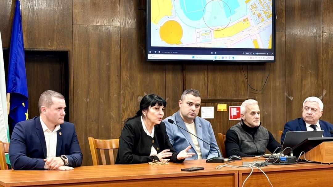 Община Русе, спортни клубове и граждани обсъдиха изграждането на многофункционална площадка за калистеника