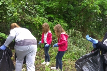Служители на Община Русе се включиха в кампанията „Да изчистим България заедно”
