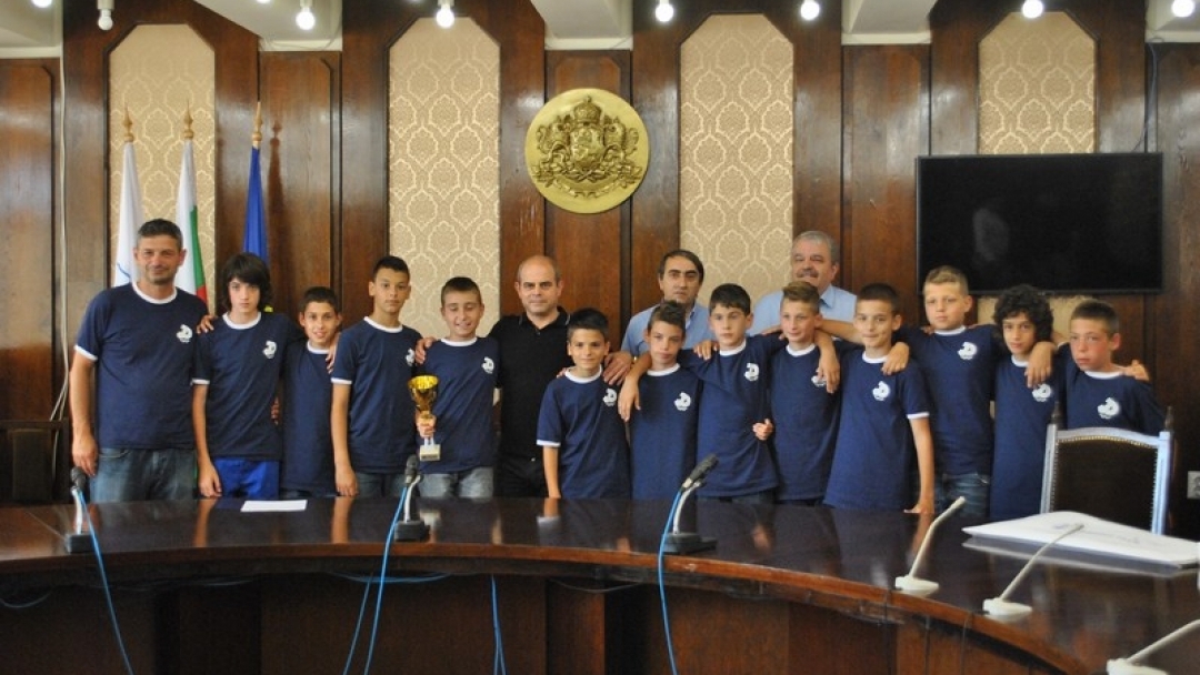 Кметът Пламен Стоилов посрещна вицешампионите на ФК „Дунав“ Русе от турнира „Данониада“ 2014