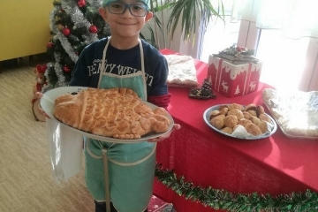 Никулден отбелязаха деца от 6 детски градини с обред и кулинарна изложба в изпълнение на дейност „Училище по взаимност“ по проект на Община Русе 