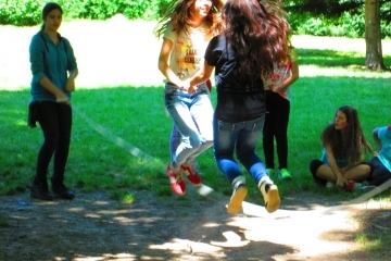 300 деца участваха в спортния празник на ОУ „Тома Кърджиев“