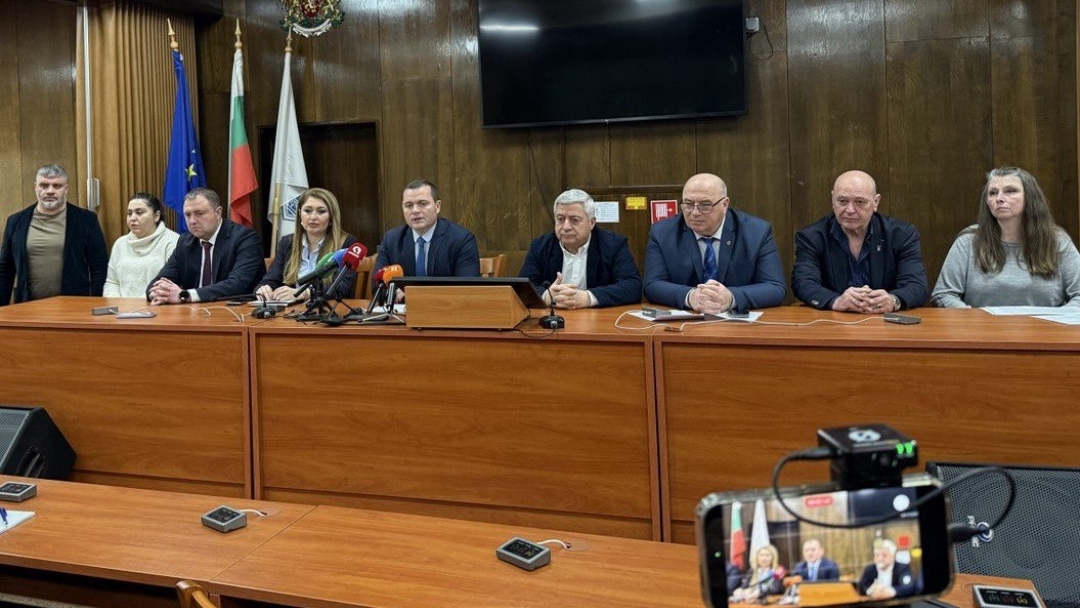 Пенчо Милков: “Отговорното управление изисква действия, не политически внушения”