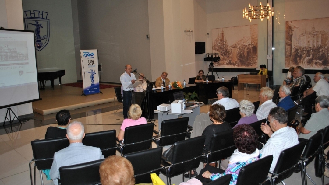 Кметът Пламен Стоилов откри конференция на Съюза на пенсионерите-2004