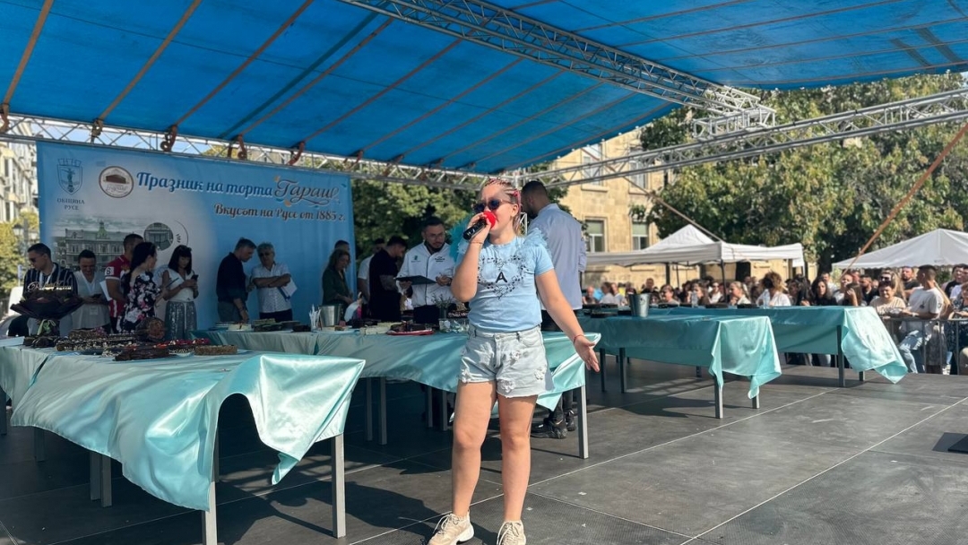 18-годишният Аслан Ахмедов е големият победител в конкурса за нетрадиционна торта „Гараш“ 