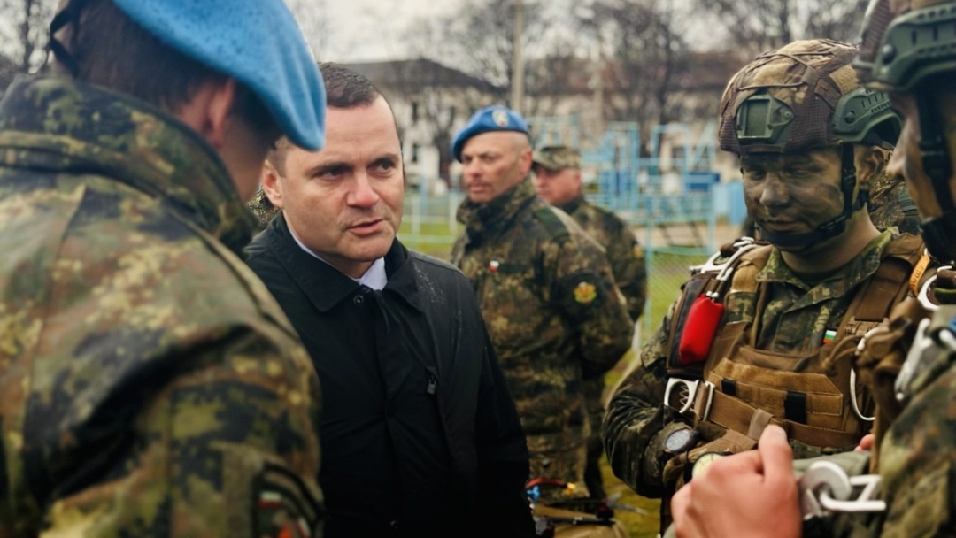 Пенчо Милков беше официален гост на честването на 83 години от създаването на Парашутната дружина и българските Специални сили