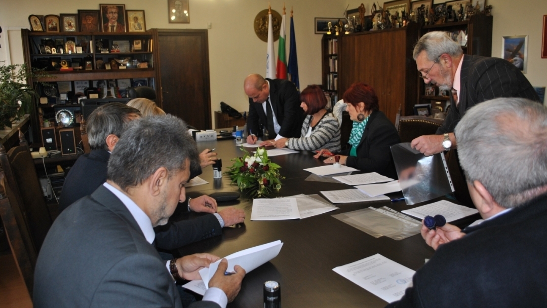 Колективен договор между работодатели и синдикати беше подписан днес в Русе