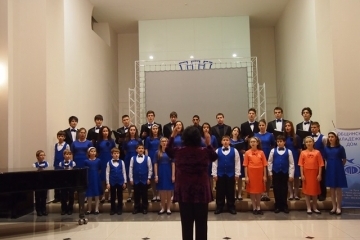 Традиционният Коледен концерт на Детско-младежки хор ,,Св. Георги Победоносец" към ОМД Русе препълни зала "Европа"