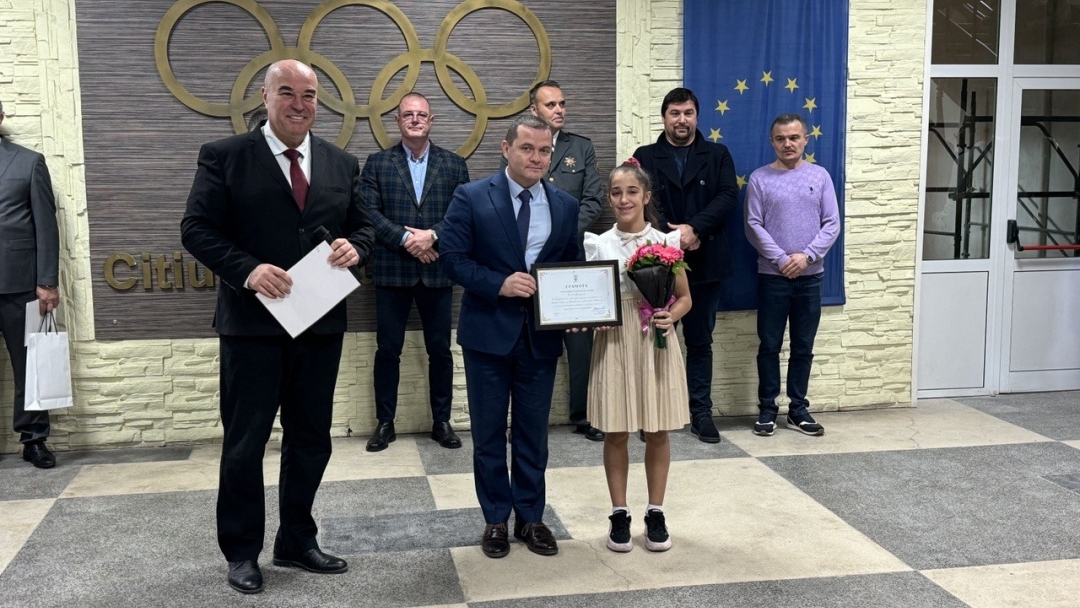 Пенчо Милков награди най-добрите възпитаници и треньори на Спортното училище