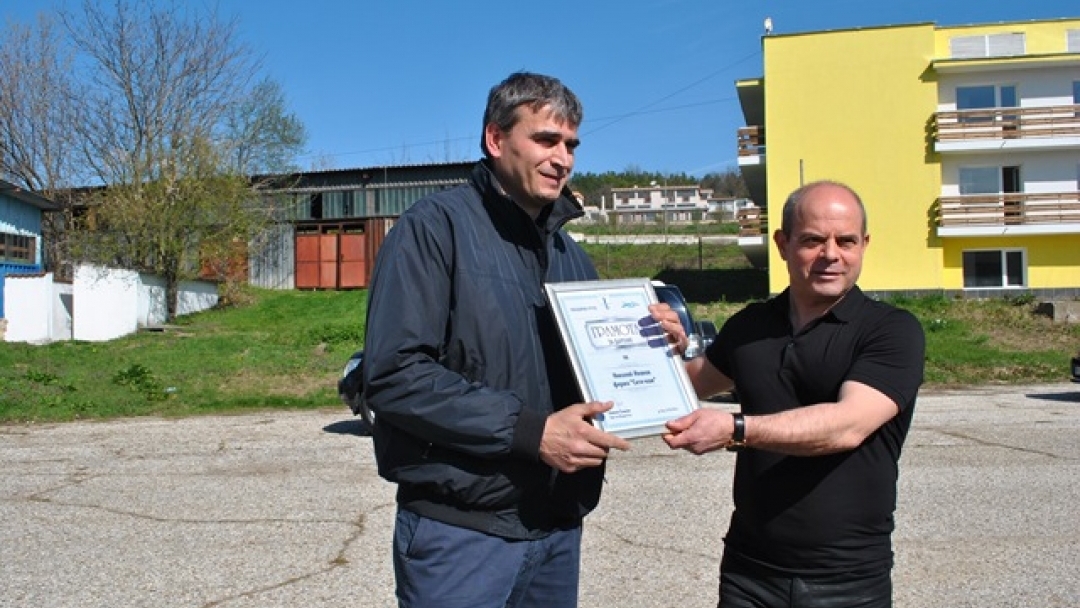 4500 броя толстолоб пуснаха в езерото на Лесопарка