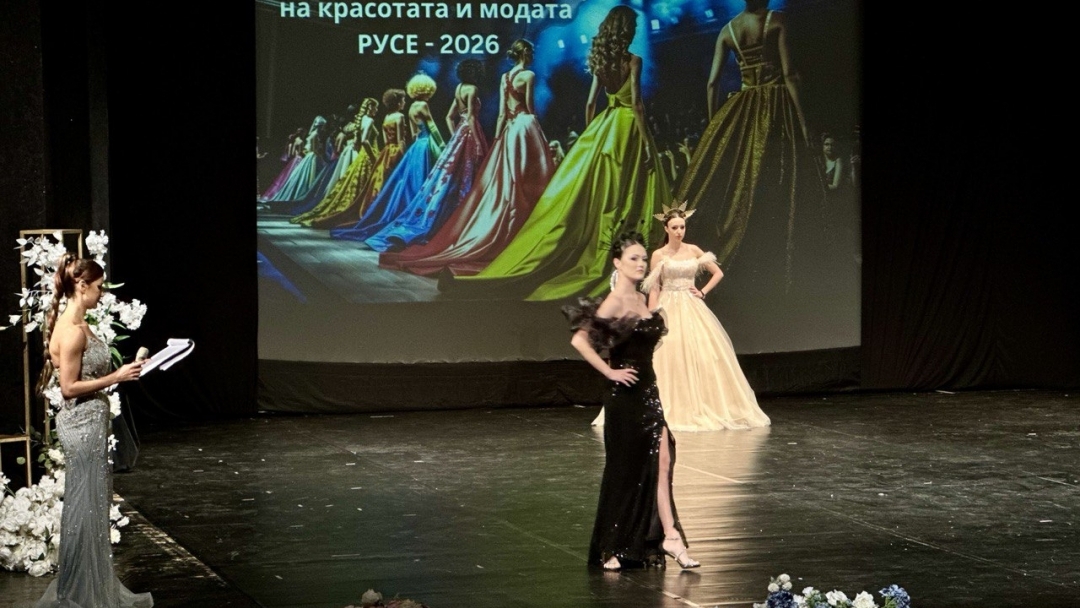 Спектакълът „Асамблея на красотата и модата“ превърна сцената на Доходното здание в пространство на естетика и съпричастност
