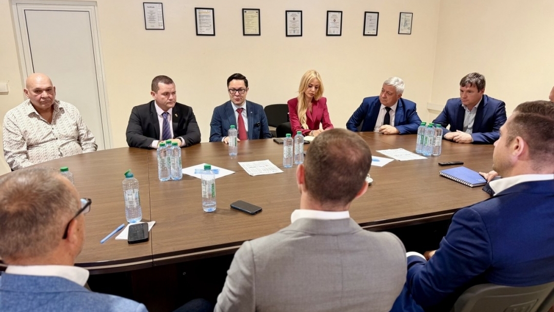 Кметът Пенчо Милков посрещна в  Русе вицепремиера Александър Пулев, обсъдено бе индустриалното развитие на града